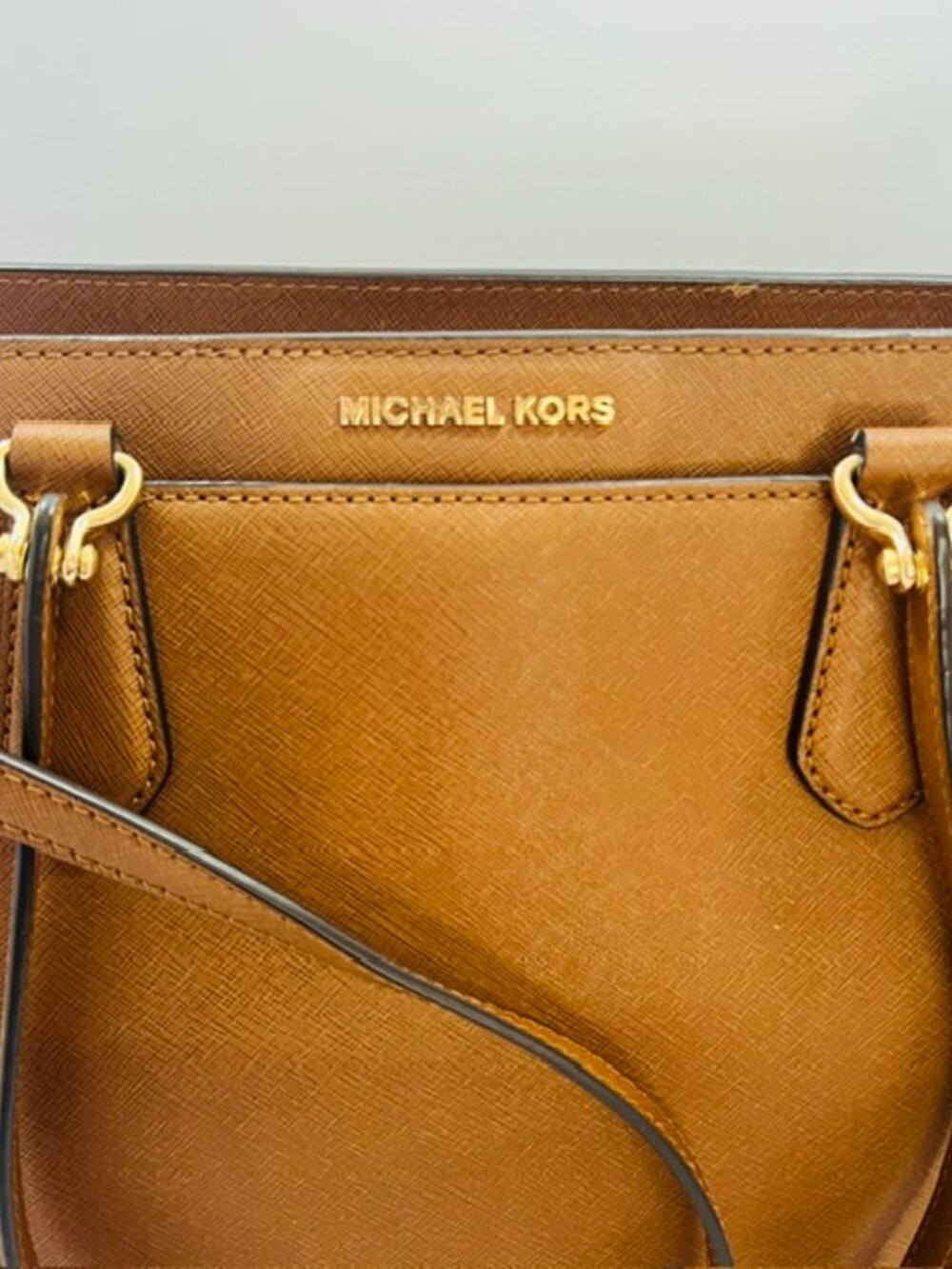 Michael Kors Dee Dee Lg Saffiano Leather Convertible Tote Acorn EUC - Picture 3 of 16